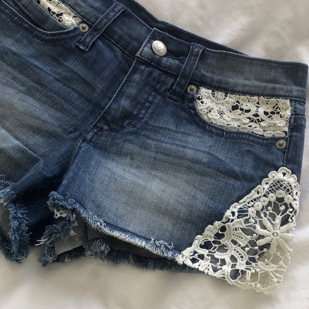 Bebe Lace Accent Women's Stretch Denim Shorts Blue 24